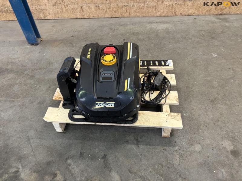 Landxcape LX791i robotic lawnmower 2