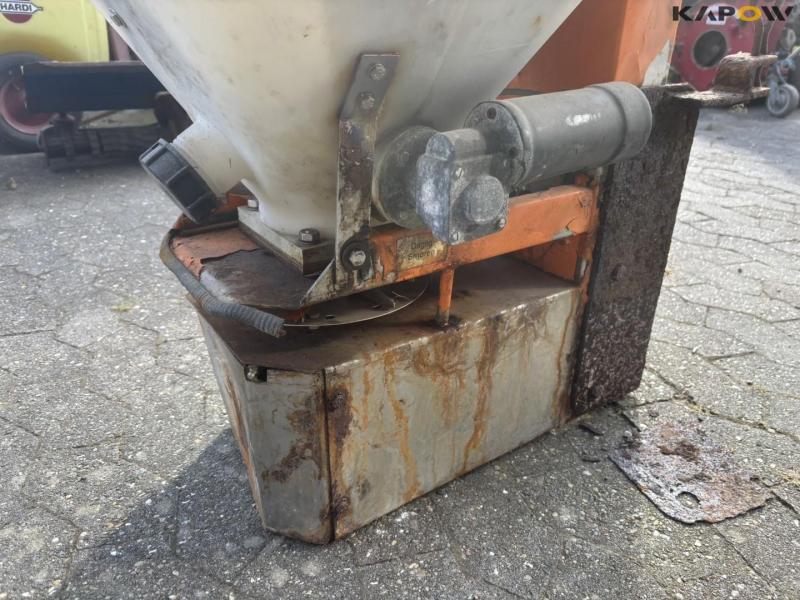 Lehner salt spreader 9
