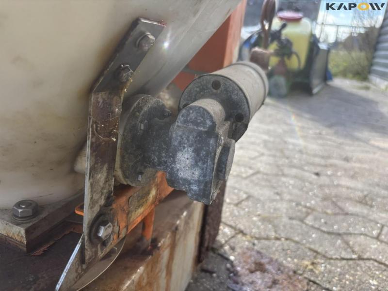 Lehner salt spreader 10