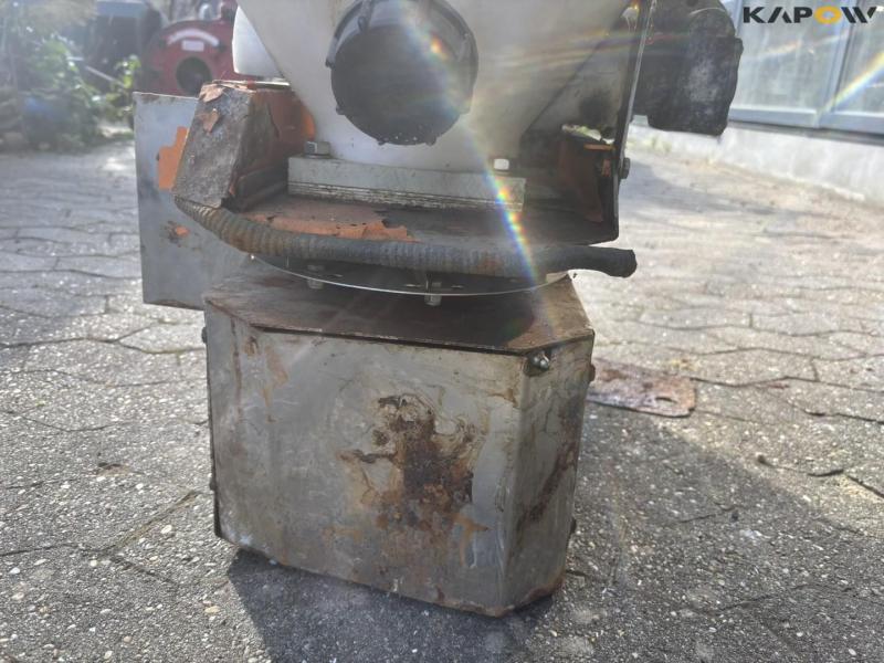 Lehner salt spreader 11