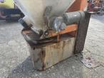Lehner salt spreader 9