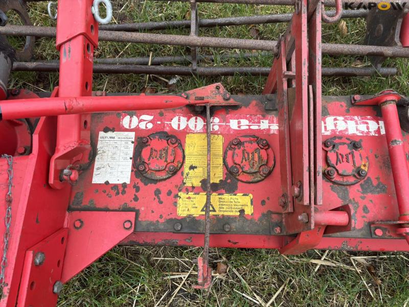 LELY 300-20 combi power harrow 11