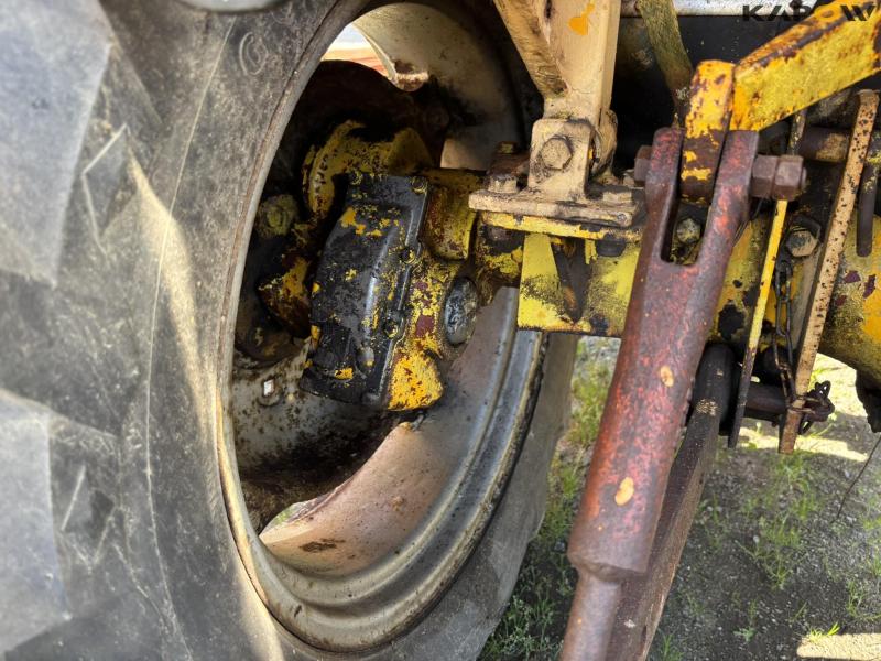 Leyland 154 with snowplow 40