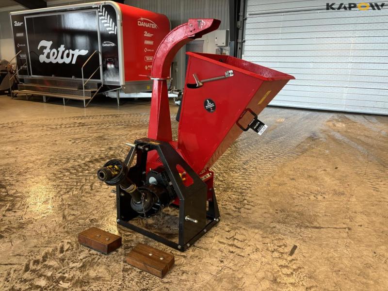 Lindana TP100 wood chipper 1