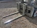 Linde H60D-02 diesel forklift with forks 19