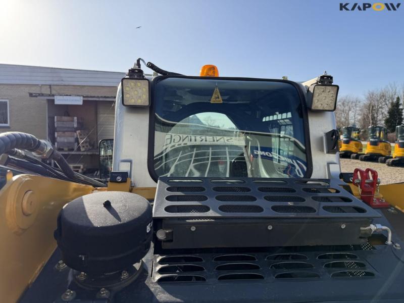 Liugong 385B skid steer loader 21