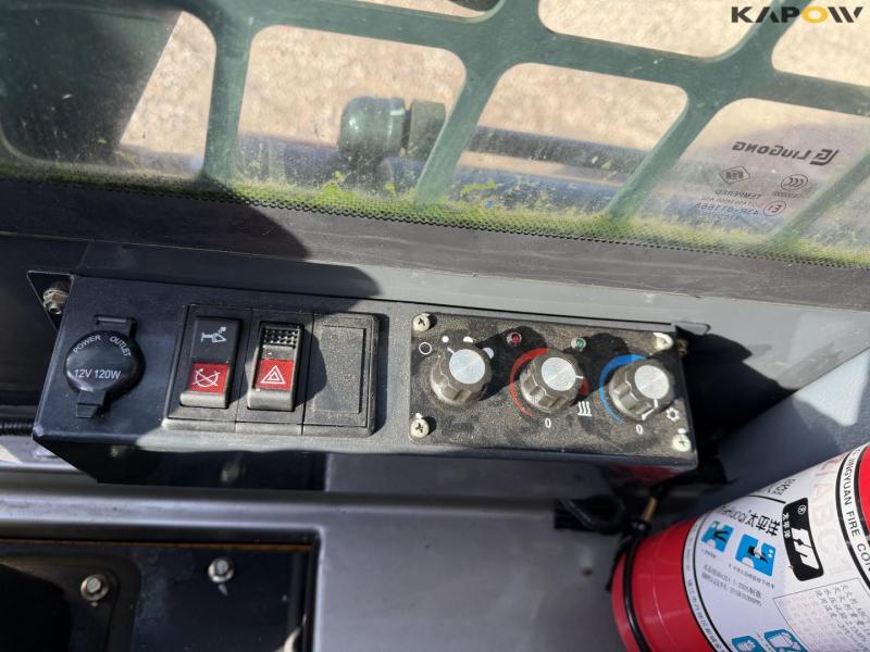 Liugong 385B skid steer loader 36