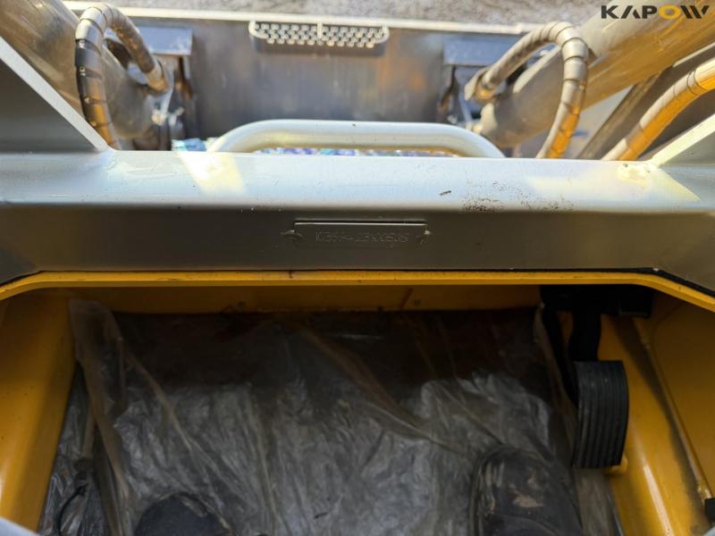 Liugong 385B skid steer loader 37