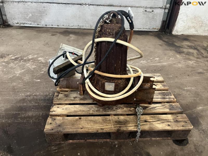 LJM Vl-L-10-100 pump 2