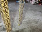 Lifting chains 28