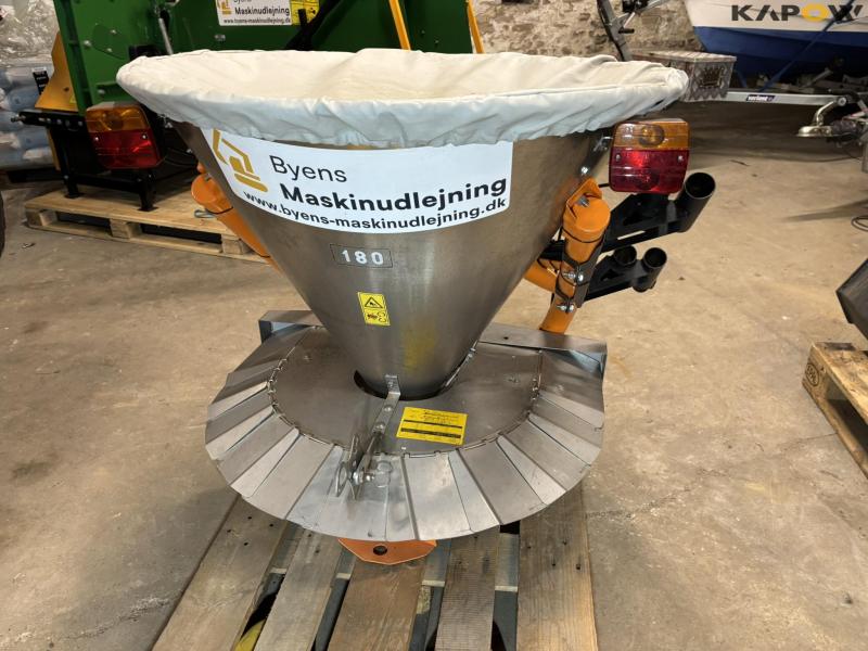 LS Cosmo P-Pro 180 salt spreader - NEW 5