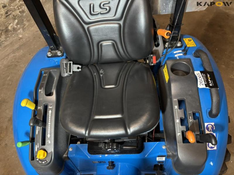 LS XJ25 hst tractor 4WD 45