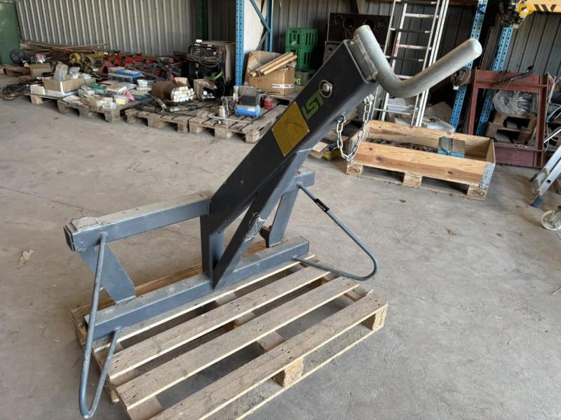 LST big bag lifter with Euro hitch 2