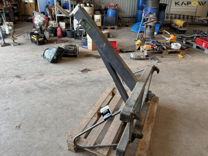 LST big bag lifter with Euro hitch 5