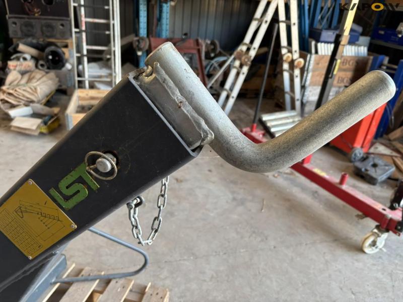 LST big bag lifter with Euro hitch 9