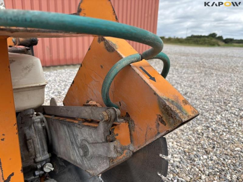 LWM F14 asphalt cutter 10