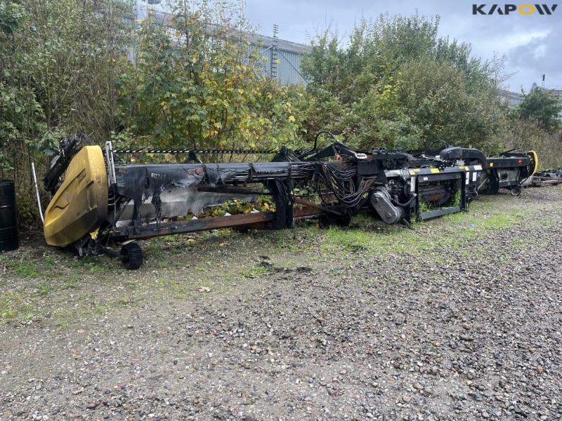 Macdon FD245 header 2