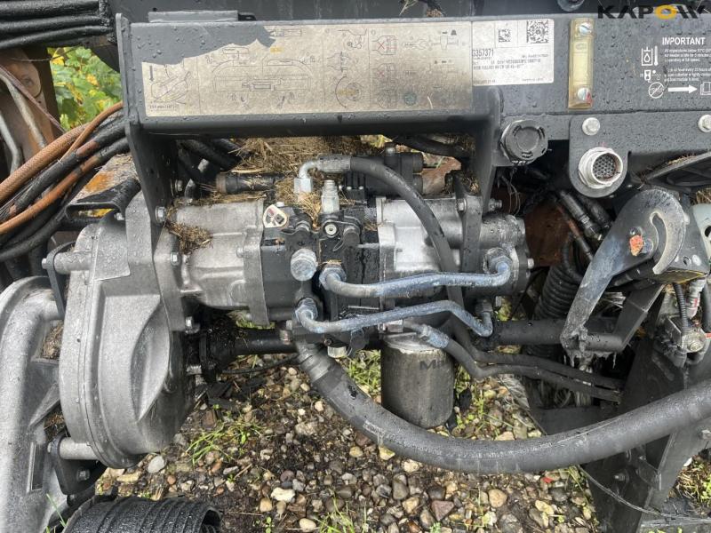 Macdon FD245 header 25