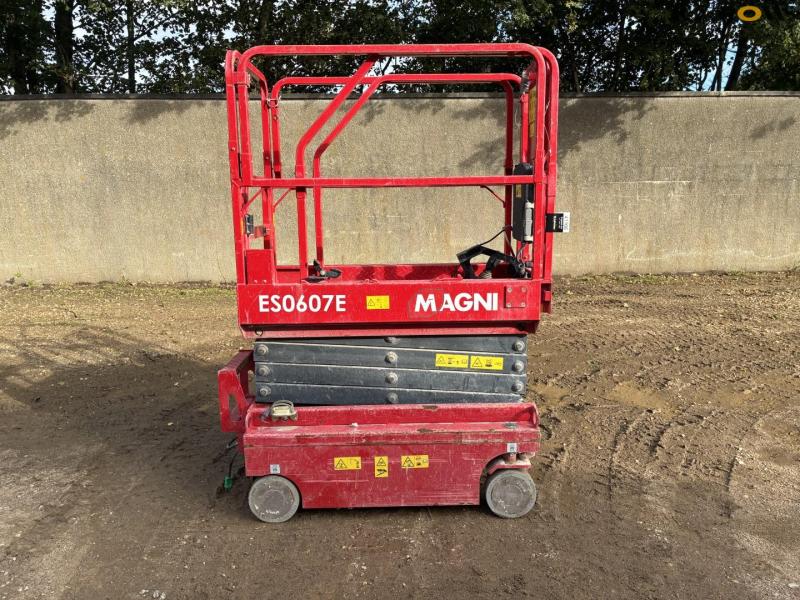 Magni ES0607E scissor lift 2