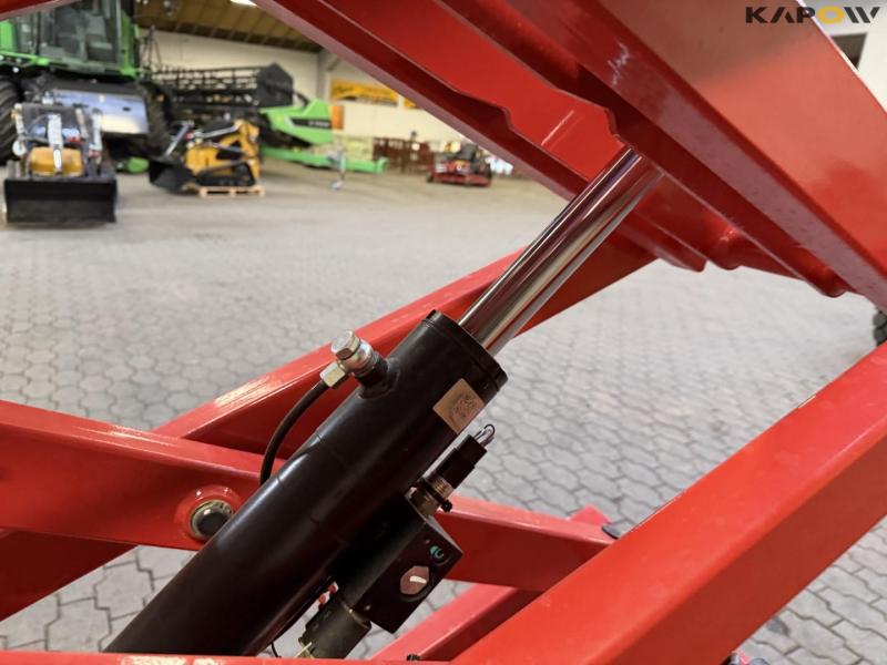 Magni ES0607M scissor lift 19