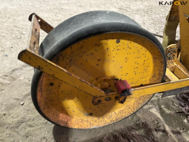 Corn seeder - 4 rows. 46