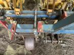 Corn seeder - 4 rows. 13