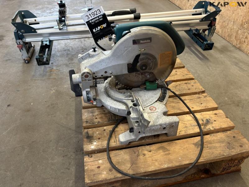 Makita compound mitre saw 4