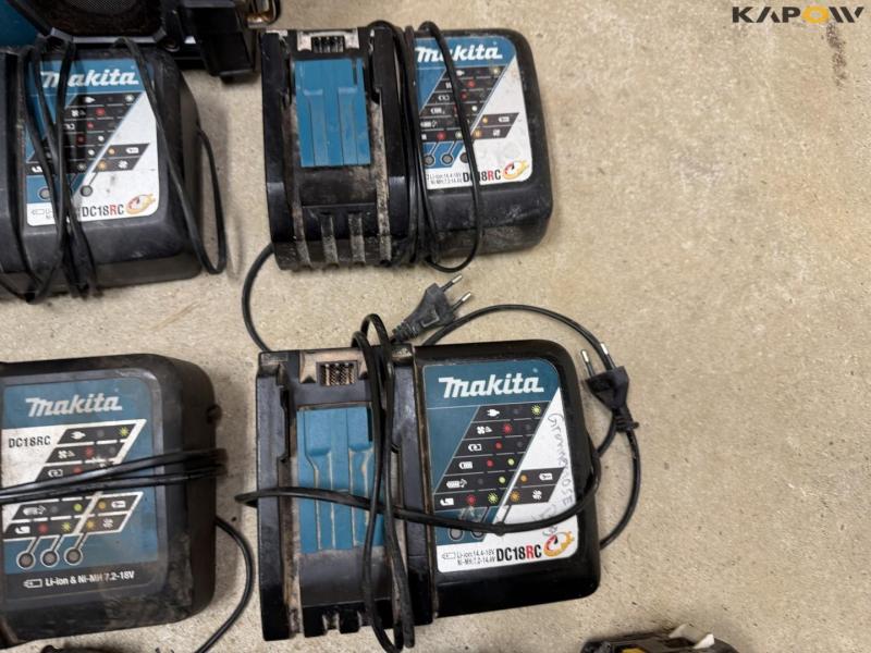 Makita radio, batteries and charger 5