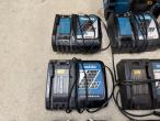 Makita radio, batteries and charger 3
