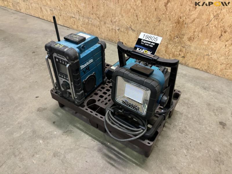 Makita Radio, Lamp and Charger 1