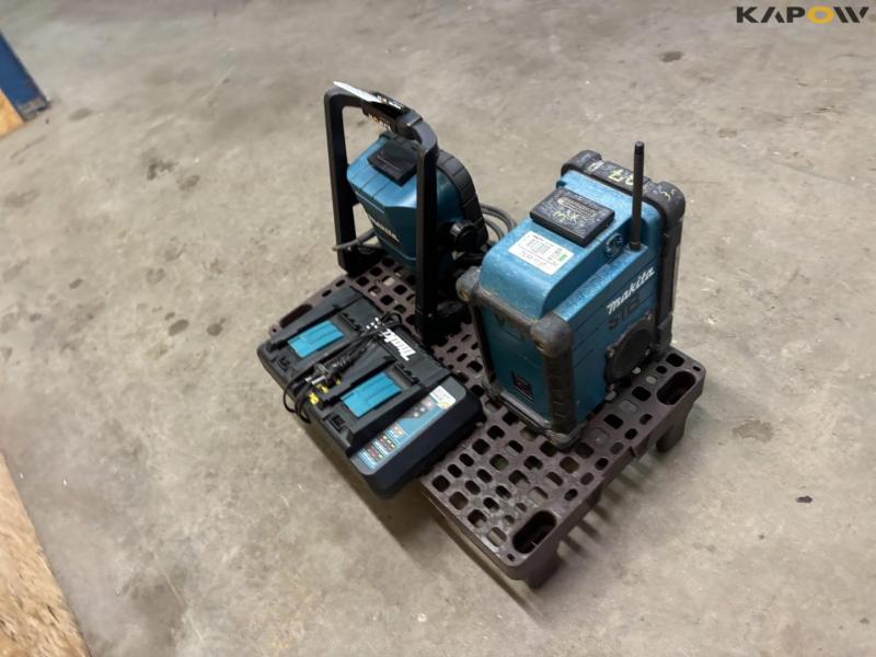 Makita Radio, Lamp and Charger 5