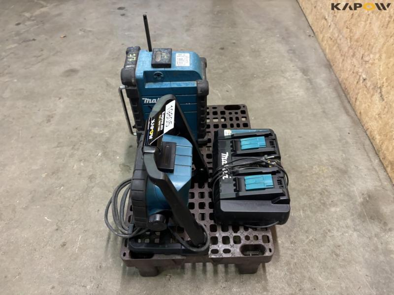 Makita Radio, Lamp and Charger 7