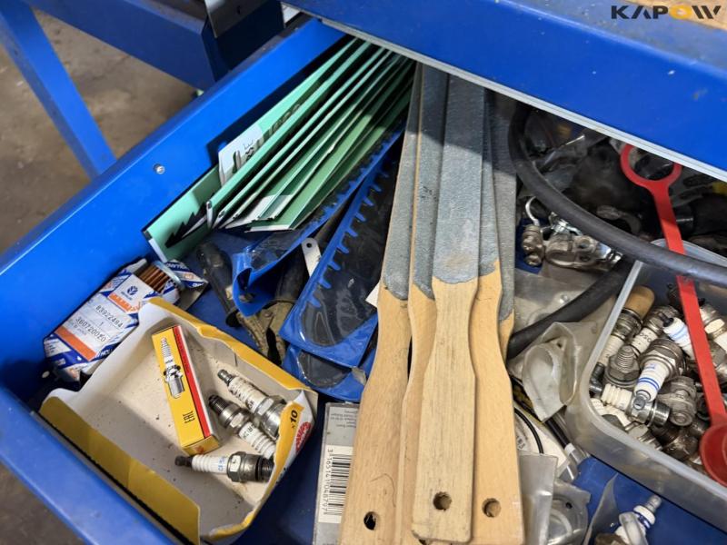 Makita tools and workshop table 22