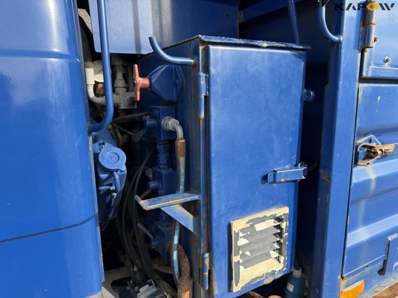 Man running workshop 17