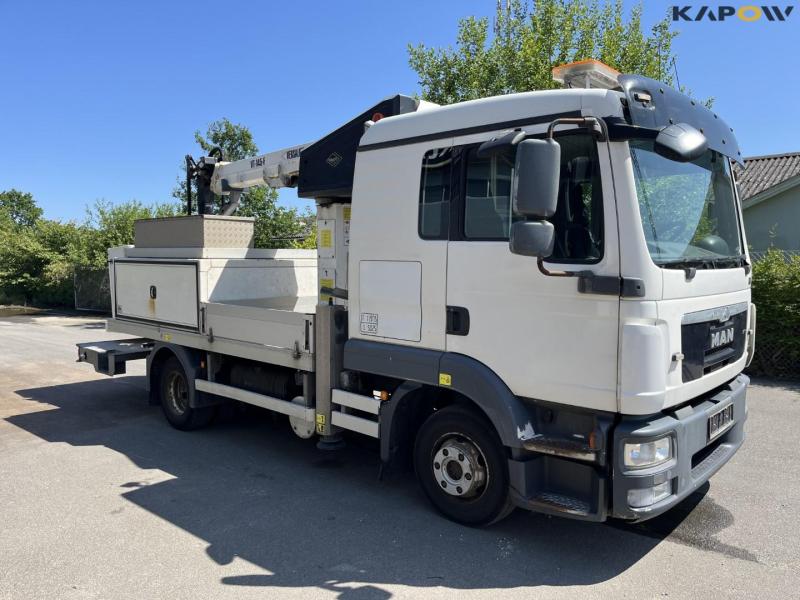 Man TGL 12,180 truck with Versalift VT-145-f lift 3
