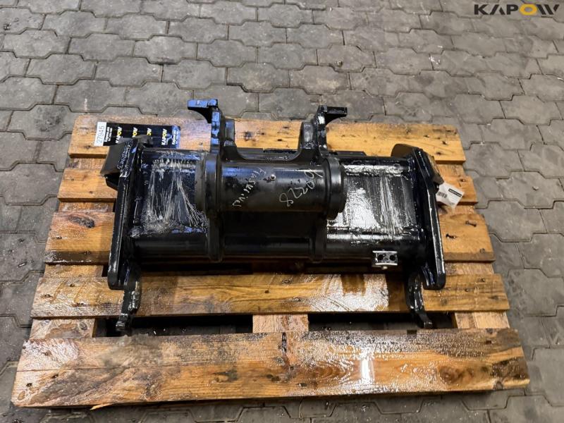 Manitou hydraulic quick hitch 8