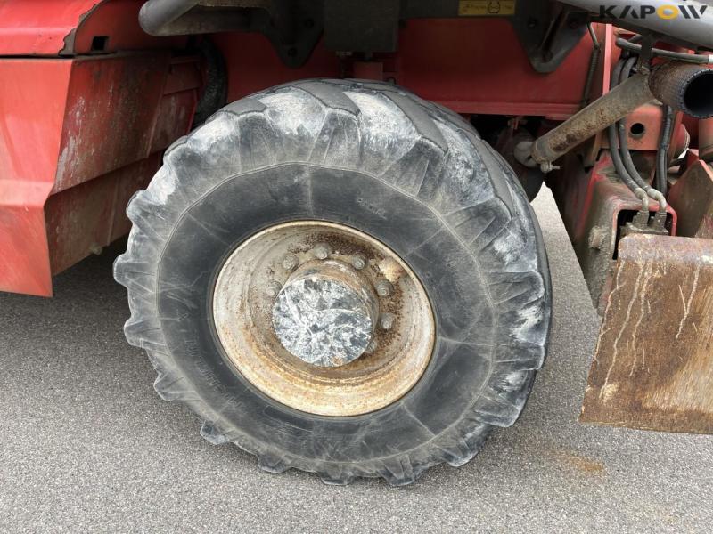 Manitou MRT2540 telescopic handler 9