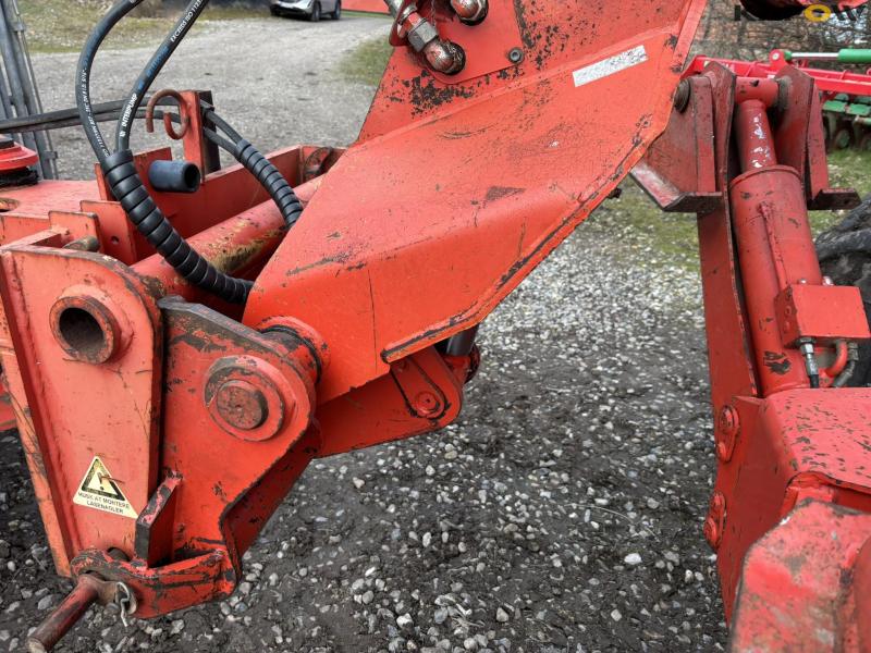 Manitou MT 1233S telescopic handler 9