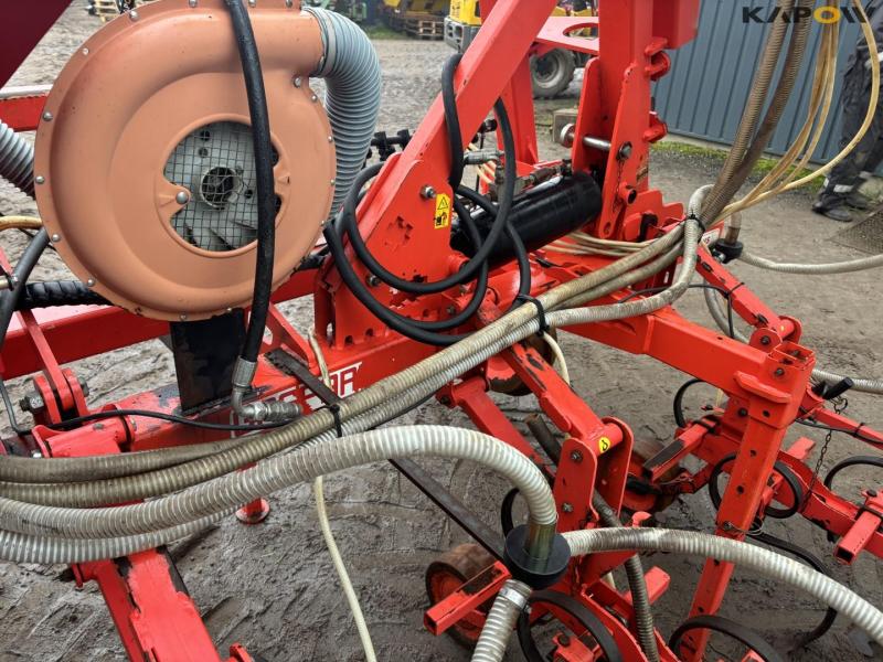 Maschio corn cleaner with HE-VA seed box 16