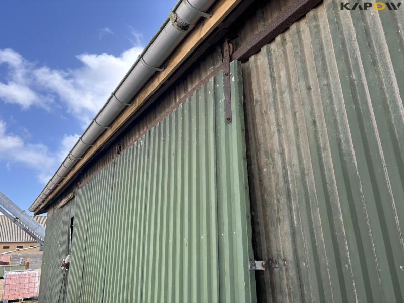 Engine house approx. 400 m2 25