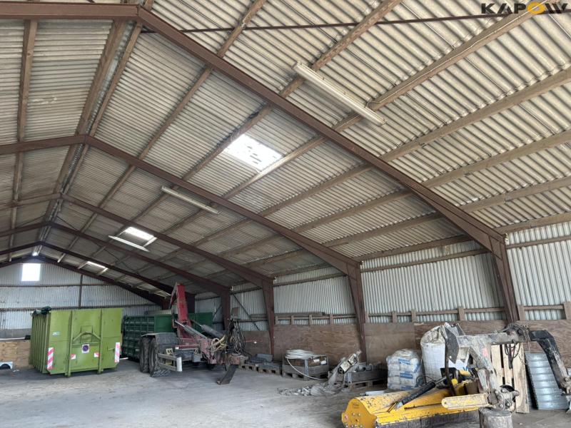 Engine house approx. 400 m2 47