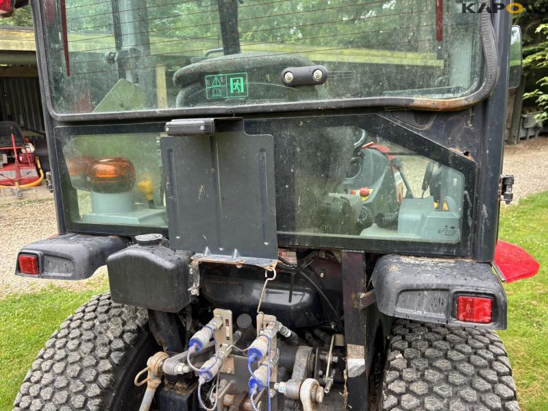 Massey Ferguson 1735 4WD tractor 43