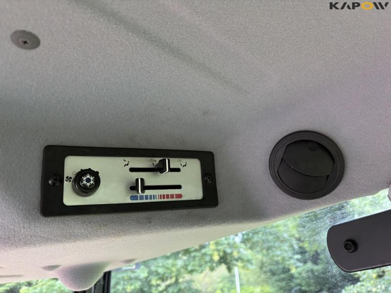 Massey Ferguson 1735 4WD tractor 65