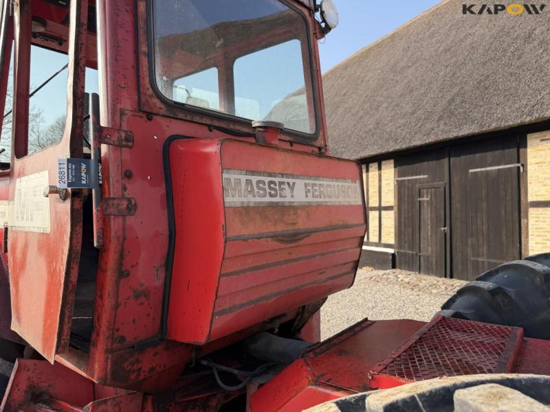 Massey Ferguson 1250 tractor 32