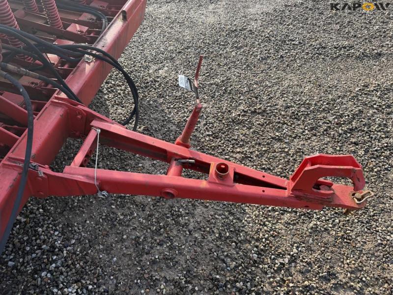 Massey Ferguson 130 seed drill 46