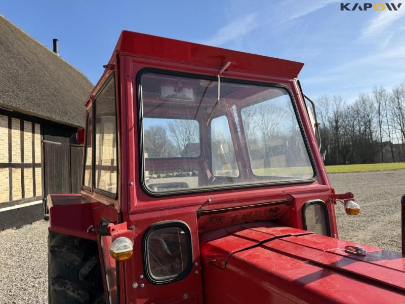 Massey Ferguson 135 tractor 19