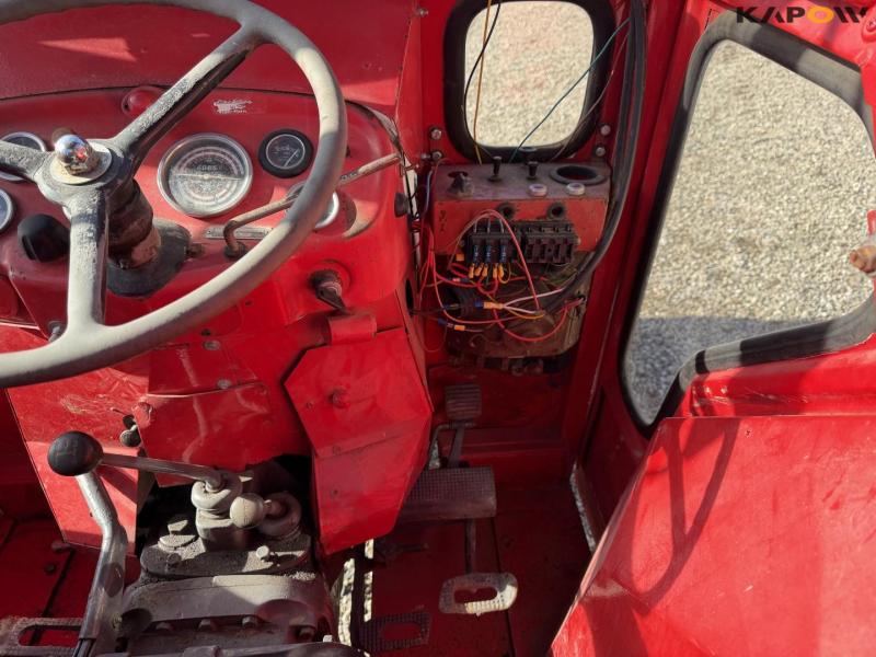 Massey Ferguson 135 tractor 33