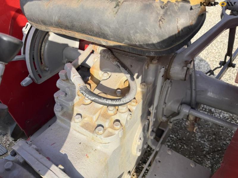 Massey Ferguson 135 tractor 32