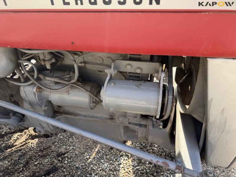 Massey Ferguson 152 tractor 17