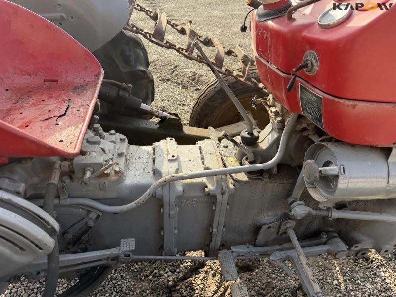 Massey Ferguson 152 tractor 20